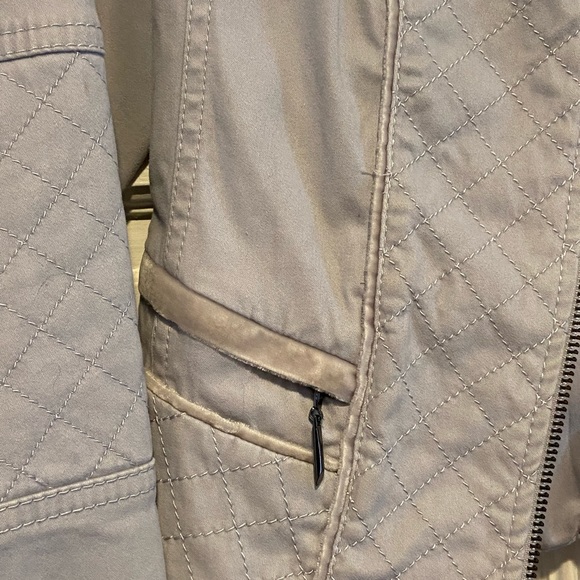 Light lavender cropped bomber jacket. White House black market size 2 - Picture 9 of 9